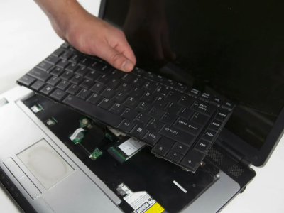 Как мастера сервиса «Р-Ноутбук» восстанавливают работу клавиатуры ноутбука?