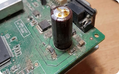 Ремонт платы монитора DELL. До ремонта.