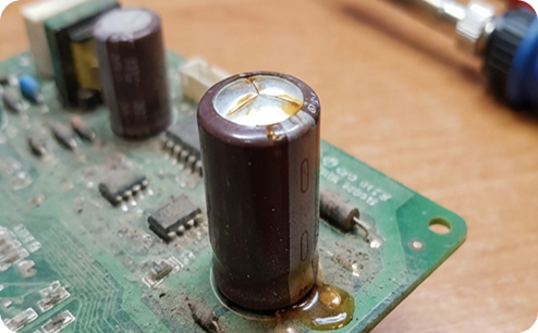 Ремонт платы монитора Sunwind. До ремонта.